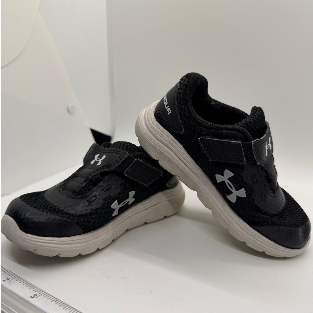 Under Armour Toddler Shoes Black White Hook and Loop Athletic Size 7K Run Walk